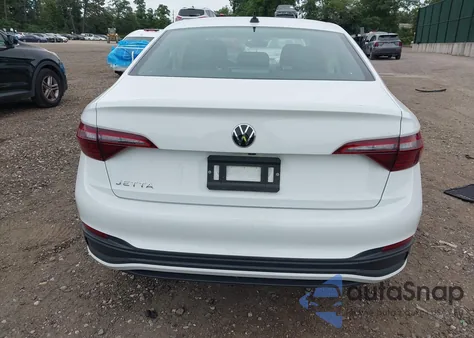 2024 Volkswagen Jetta 1.5T S z USA, uszkodzony, nr VIN 3VW5M7BU5RM064870